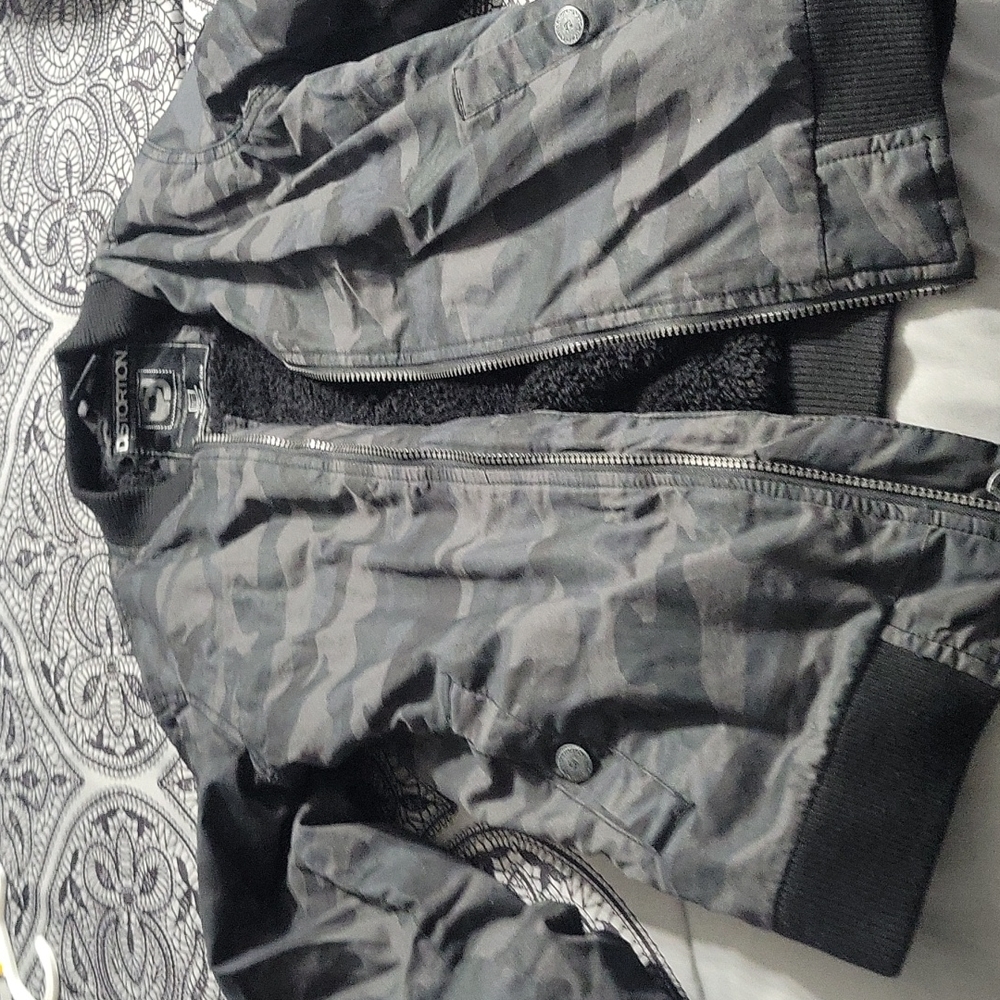 Camo yth sz 10/12 jacket